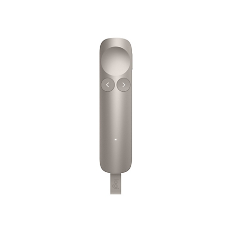 Beiger Logitech Präsentations-Controller mit zwei runden Tasten und einer LED-Anzeige vor weißem Hintergrund.