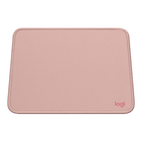 Rechteckige rosafarbene Mousepad mit eingenähten Kanten. Auf der unteren rechten Ecke steht in Rosa "logi".
