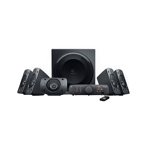 Schwarzes Logitech-Soundsystem auf weißem Hintergrund. Es besteht aus Subwoofer, Lautsprechern, Soundbar, Fernbedienung.