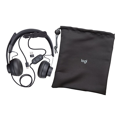 Casque noir avec sac de transport et accessoires. CÃ¢bles, boutons, connecteur USB. Sur le sac : logi.