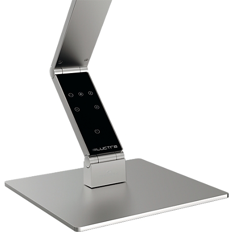 Silberne LED-Schreibtischlampe mit schwarzem Bedienfeld und Touch-Bedienelementen.