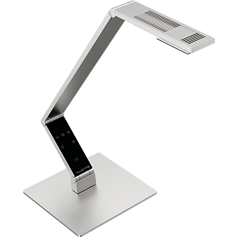 Silberfarbene Schreibtischlampe, rechteckiger Fuss, verstellbarer Arm und Leuchtkopf. Schwarzes Bedienfeld mit Knöpfen. 