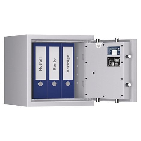 Kluis met open deur, binnenin ordners met opschriften 'Noodgevallen', 'Pensioen', 'Contracten'.