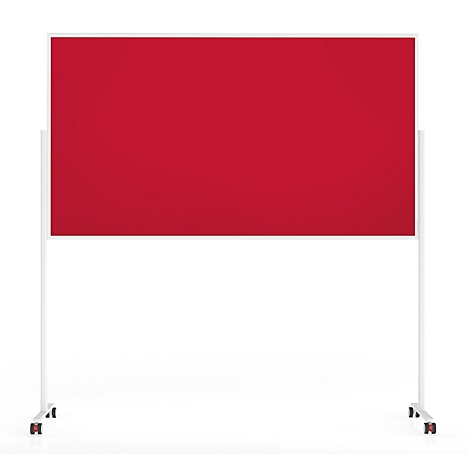 Rood, rechthoekig prikbord op een witte mobiele standaard met wieltjes voor een neutrale achtergrond.