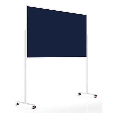 Dunkelblaue mobile Pinnwand mit weißem Metallrahmen und Rollen vor weißem Hintergrund.