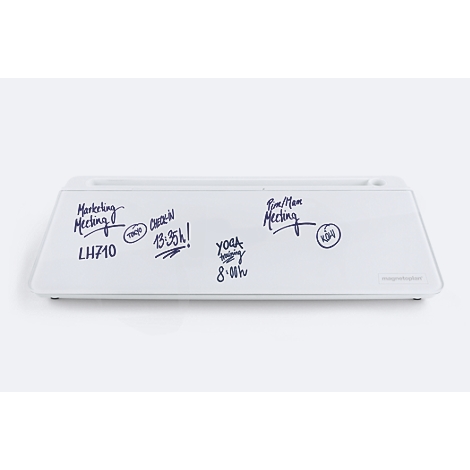 Ein weißes, flaches Schreibtisch-Whiteboard mit handschriftlichen Notizen zu Terminen.