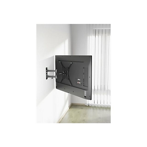 Ein Fernseher, an einer Wandhalterung befestigt, vor weißer Wand und Fenster. Das Kabel ist nicht angeschlossen.
