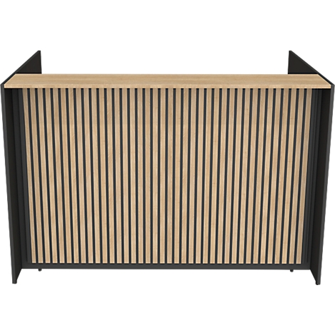 Een toonbank met verticale houten lamellen en een zwart frame. De bovenkant is licht hout.