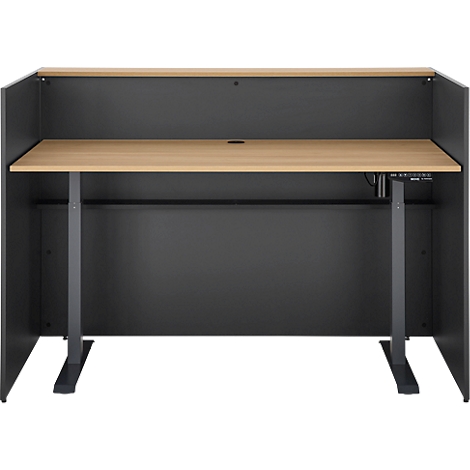 Een grijze bureau met een houten blad en zwart frame. Het bureau is ingebed in een grijze box.