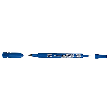 Stylo marqueur bleu Pilot Twin Marker avec deux pointes et capuchons retirés sur fond blanc.