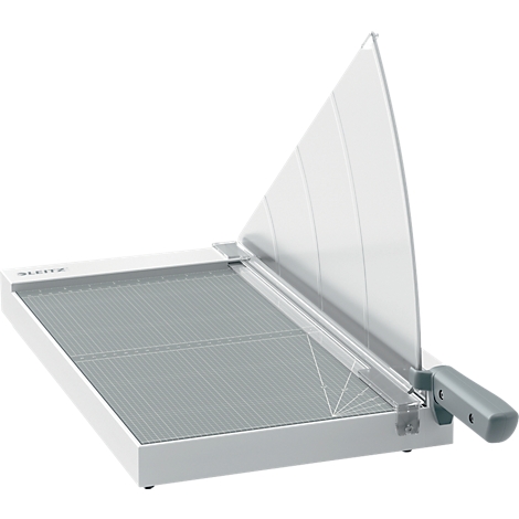 Coupe-papier à levier blanc avec surface de coupe grise et protège-lame transparent.