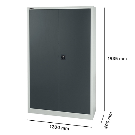 Grijze stalen kast met dubbele deuren en handvat. Afmetingen: 1935 mm hoog, 1200 mm breed, 400 mm diep.