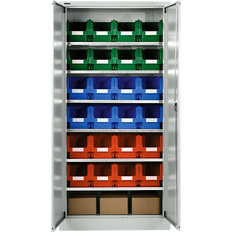 Ein grauer Metallschrank, gefüllt mit grünen, blauen und roten Sichtlagerkästen sowie Kartons.