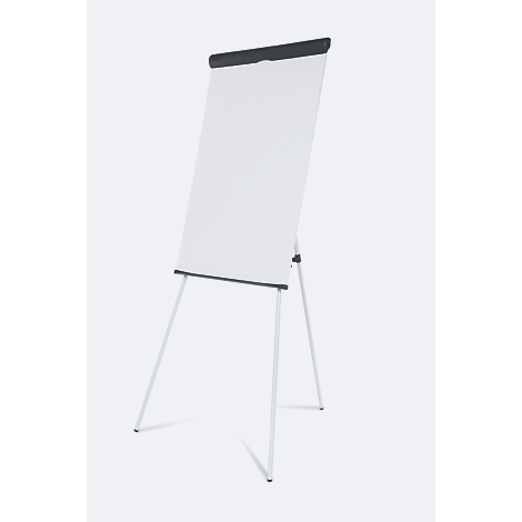 Ein weißes Flipchart auf dreibeinigem, weißem Gestell, mit schwarzem Rahmen oben. Der Hintergrund ist hellgrau.