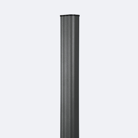 Graue, geriffelte Säule mit schwarzem Abschluss. Vertikale Ausrichtung auf hellem Hintergrund.