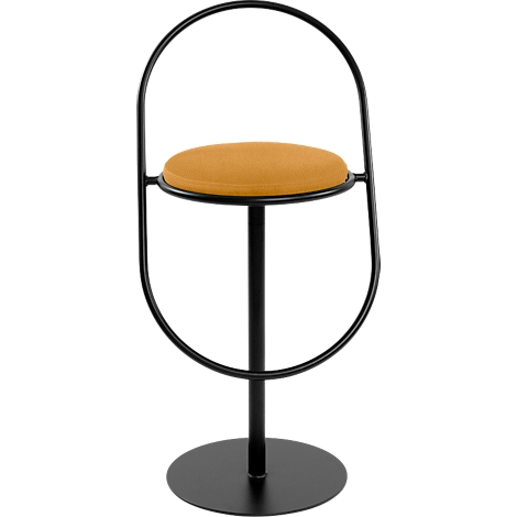 Schwarzer, minimalistischer Hocker mit senffarbenem Sitz und hohem, bogenförmigem Gestell.