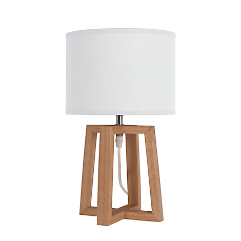 Tischleuchte mit weißem Lampenschirm und Holzfuß.