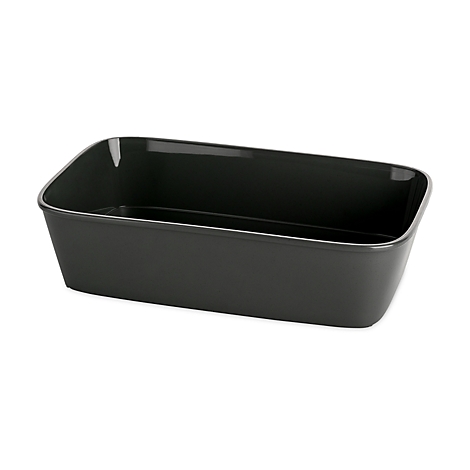 Plat à four rectangulaire anthracite. Le moule a des coins arrondis et se dresse sur un fond blanc.