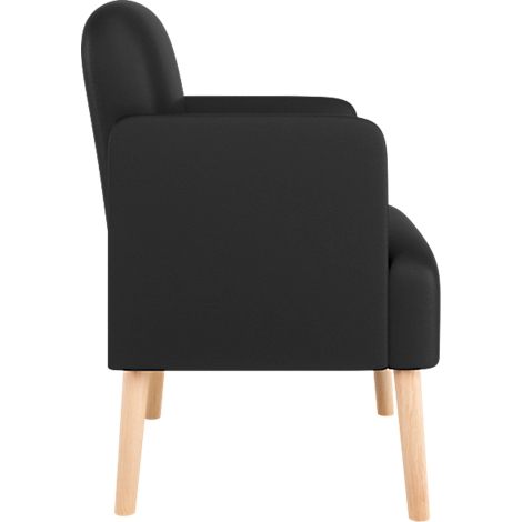 Zijaanzicht van een zwarte fauteuil, lichtbruine houten poten.