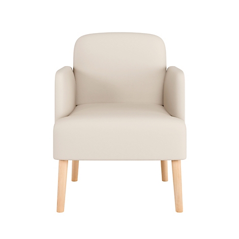 Crèmekleurige fauteuil, rechte kijk. Houten poten, afgeronde armleuningen, hoge rug.