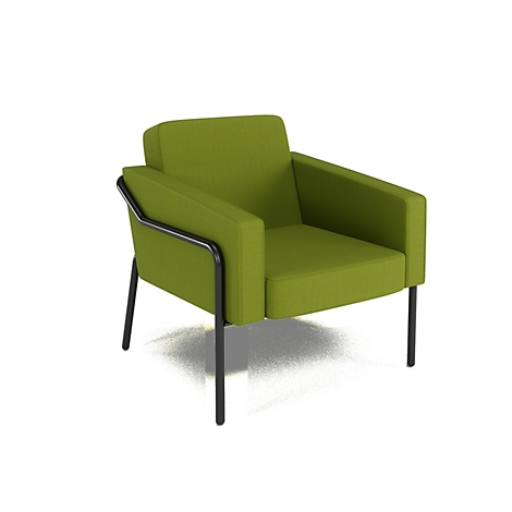 Een groene fauteuil met zwarte metalen poten en armleuningen, tegen een witte achtergrond.