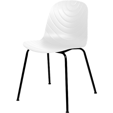 Chaise blanche avec pieds noirs. Le dossier présente un motif décoratif.