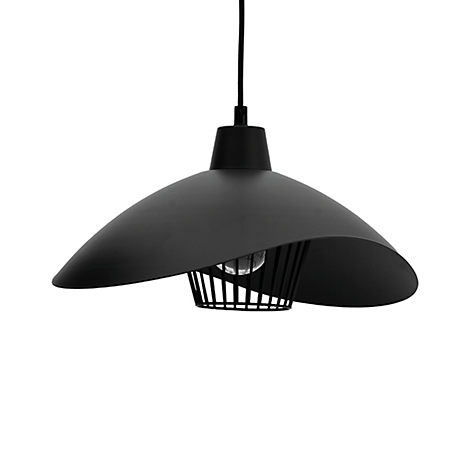 Hängeleuchte in Schwarz. Schirm mit Drahtkorb, darin Leuchtmittel. Aufhängung an schwarzem Kabel.