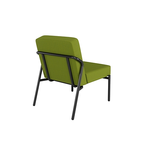 Un fauteuil vert avec une structure en métal noir, photographié de dos.
