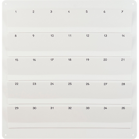 Witte rechthoekige wandplank met 35 genummerde compartimenten.