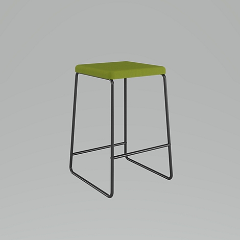 Ein Barhocker mit grüner Sitzfläche und schwarzen Metallbeinen, vor grauem Hintergrund.