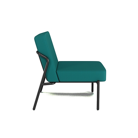Ein Tealsessel im Profil mit schwarzem Metallgestell. Lehne und Sitzfläche sind aus Stoff.