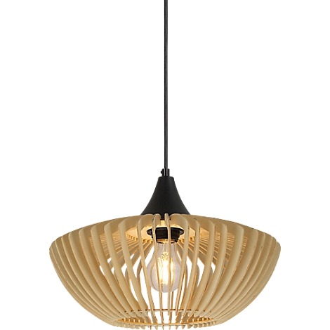 Hanglamp met een licht houten kap, zwarte luifel en fitting, met daaronder een gloeilamp.