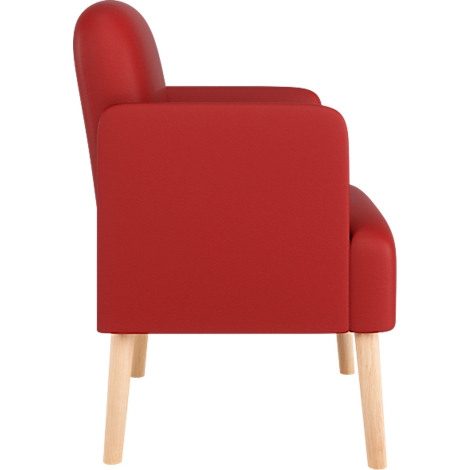 Roter Sessel im Seitenprofil mit hellen Holzfüßen. Der Sessel hat abgerundete Armlehnen und eine hohe Rückenlehne.