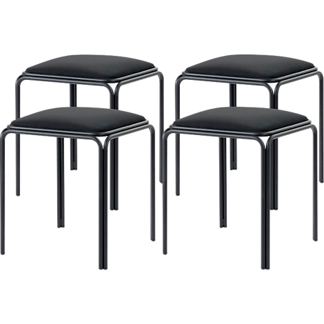 Quatre tabourets noirs avec des assises carrées, vue aérienne.
