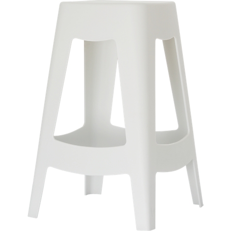 Un tabouret blanc avec quatre pieds et des découpes rectangulaires sur les côtés.