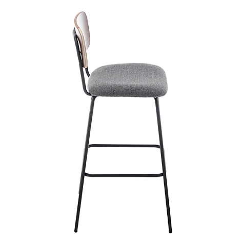 Tabouret avec structure en métal noir, dossier en bois et assise grise. Le tabouret est sur fond blanc.