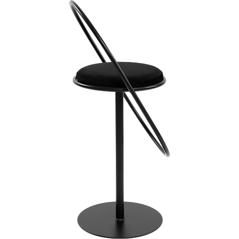 Tabouret noir, coussin de siège rond, dossier en forme d'anneau, base ronde.