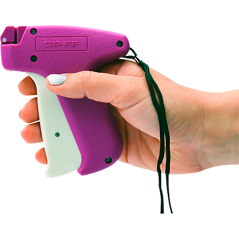Hand houdt paars-wit labelpistool met zwart koord. Leest “SP FF” bovenaan.