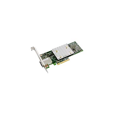 Une carte d'extension PC verte avec un dissipateur thermique. Détails tels que le connecteur, le dissipateur thermique et les pistes de circuit reconnaissables.