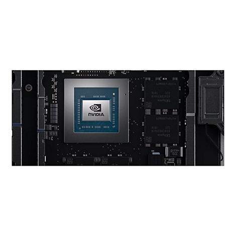 Nahaufnahme einer Leiterplatte mit einem NVIDIA-Chip in der Mitte, umgeben von weiteren Chips und Komponenten.