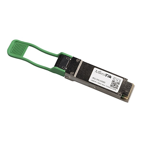 Ein graues MikroTik QSFP+ Glasfaser-Transceiver-Modul mit grünem Entriegelungsbügel vor weißem Hintergrund.