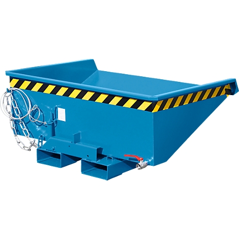 Benne en acier bleue avec bandes d'avertissement jaunes et noires. Chaîne et robinet. Avant ouvert.