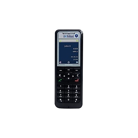 Ein schwarzes Mobiltelefon, das Display zeigt Informationen. Auf dem Bildschirm steht John D, daneben Zahlen und Daten.
