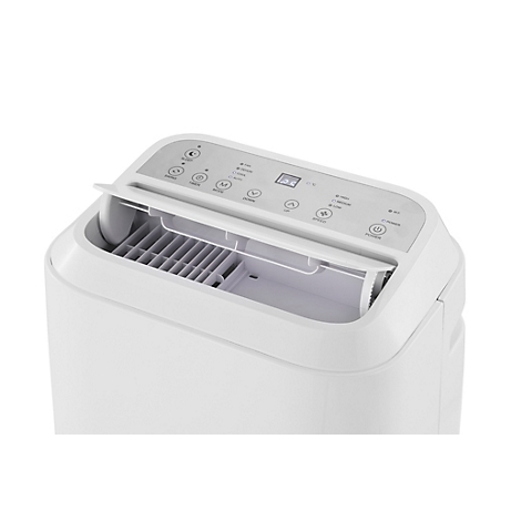 Close-up van een witte luchtontvochtiger met een bedieningspaneel met knoppen en een klein display. Het compartiment is open.