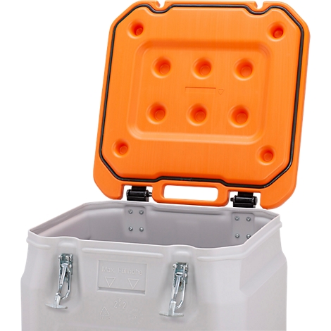 Eine graue Transportbox, der orangefarbene Deckel ist geöffnet. Schwarze Dichtungsringe und Scharniere sind sichtbar.