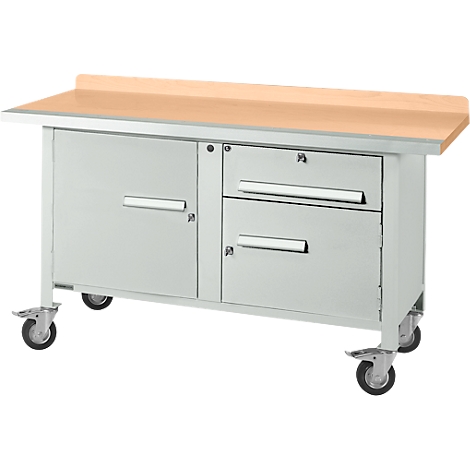 Werkbank mit Rollen, Holzplatte, Schränken und Schubladen.