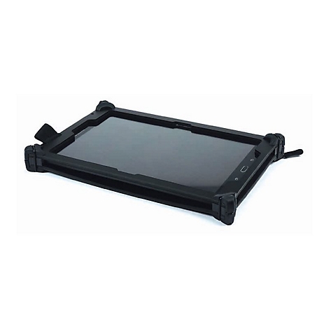 Tablette noire dans un étui de protection, sur fond blanc. L'étui est robuste et équipé d'une sangle de main.