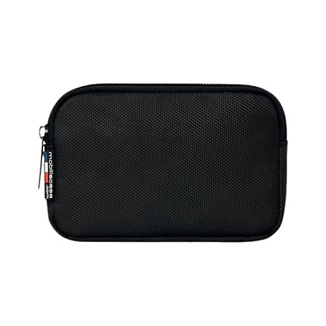 Schwarze, rechteckige Tasche mit abgerundeten Ecken und Reißverschluss, mit Logo-Label an der Seite.