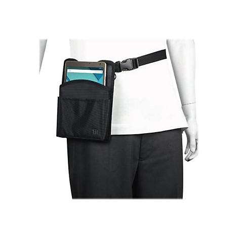 Schwarze Tablet-Tasche am Hüftgurt, auf einer Schaufensterpuppe. Die Tasche hat eine Vortasche und enthält ein Tablet.