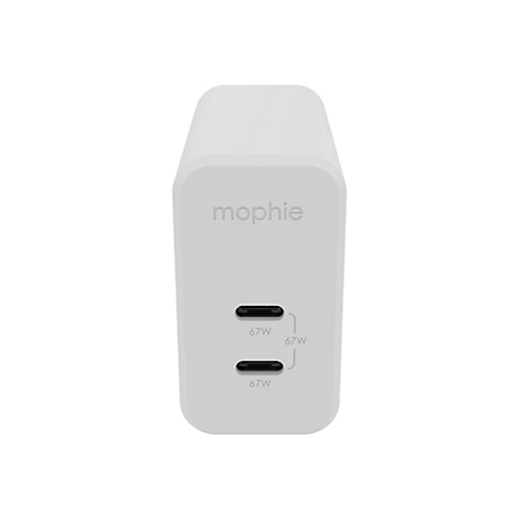 Ein weißes Ladegerät mit „mophie“-Schriftzug und drei USB-C-Anschlüssen mit 67W-Kennzeichnung.